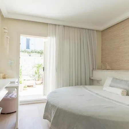 Likor Hanim Butik Hotel Alaçatı