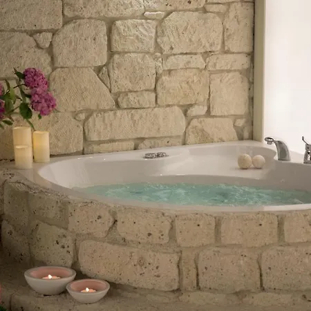 Likör Hanım Butik Otel Alaçatı