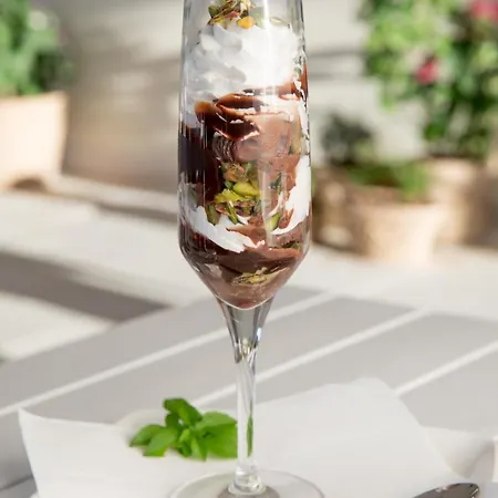 Likör Hanım Butik Alaçatı